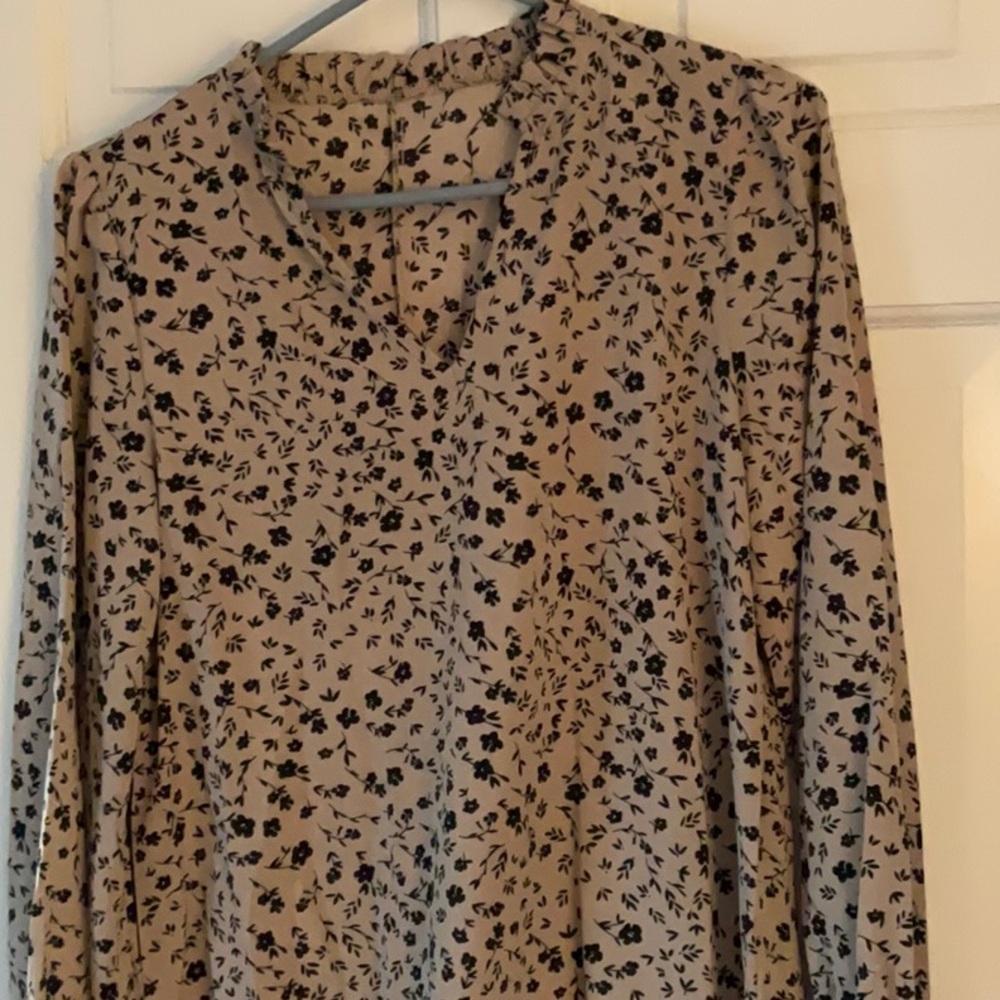 Long Sleeve Black and Cream Blouse with Mandarin Collar